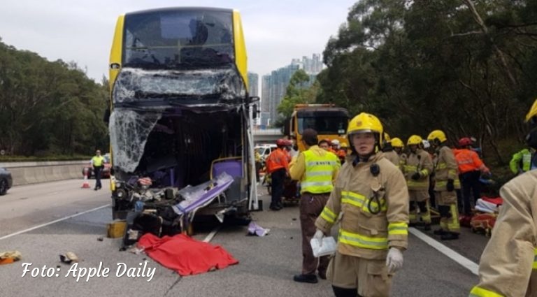 Kecelakaan fatal, 2 orang meninggal dan 15 cedera di West Kowloon Highway